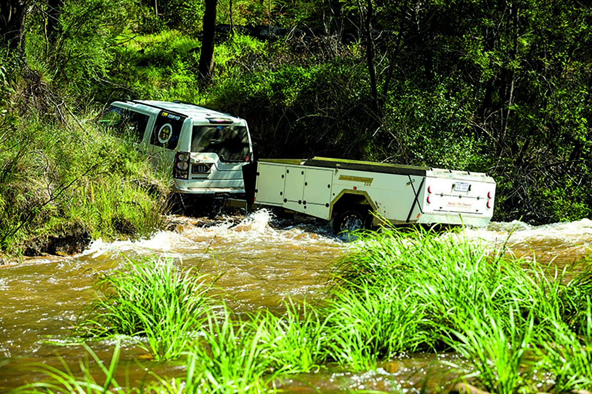 Crossing-the-water-in-a-4WD-2