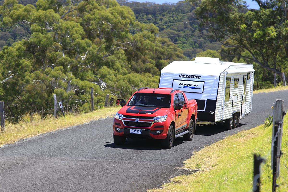 Holden-4WD-towing-Olympic-Marathon-caravan