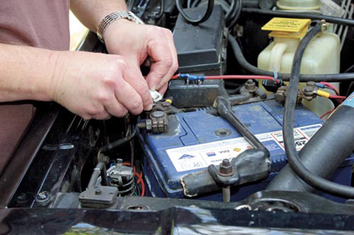 Anderson Plugs – Fault Finding - Without A Hitch | Without ... camper wiring schematic 